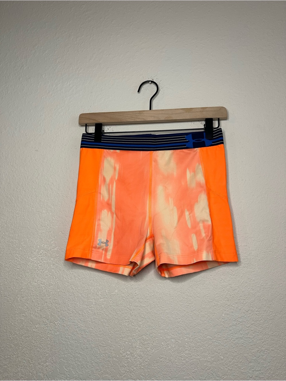Under Armour Bright Orange and Peach Tie-Dye Athletic Shorts Size Small